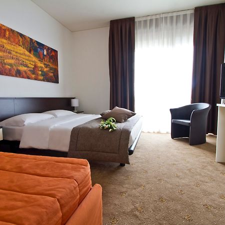 Hotel Eurorest Конельяно Экстерьер фото
