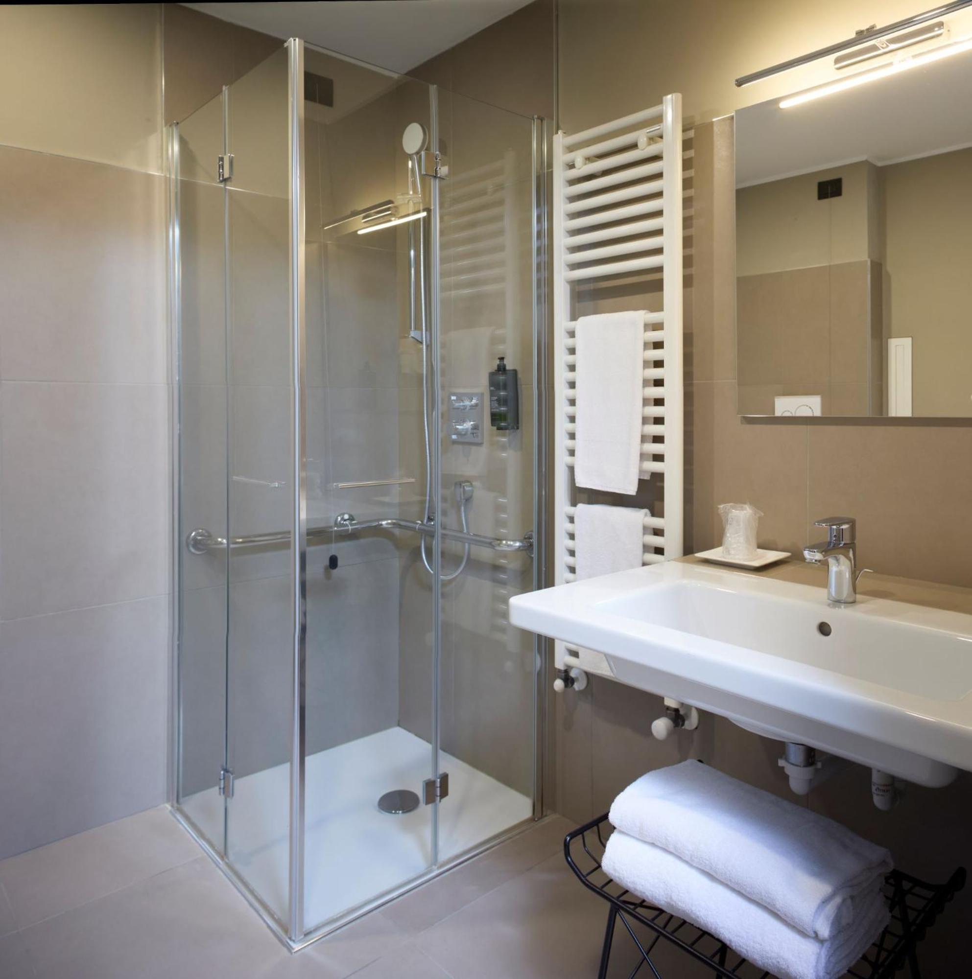 Hotel Eurorest Конельяно Экстерьер фото