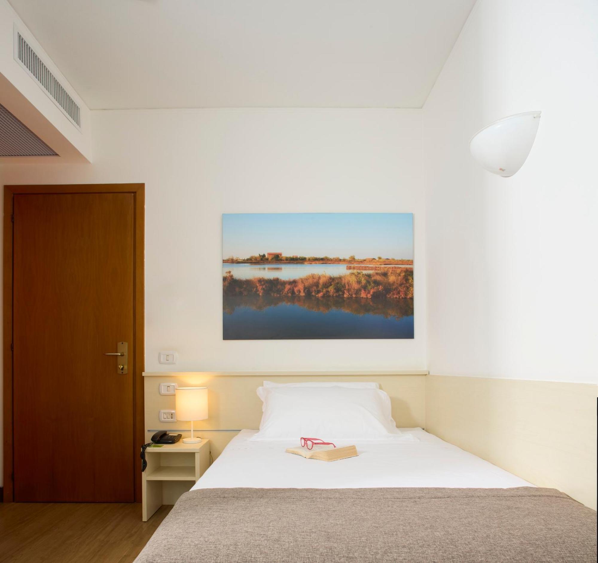 Hotel Eurorest Конельяно Экстерьер фото