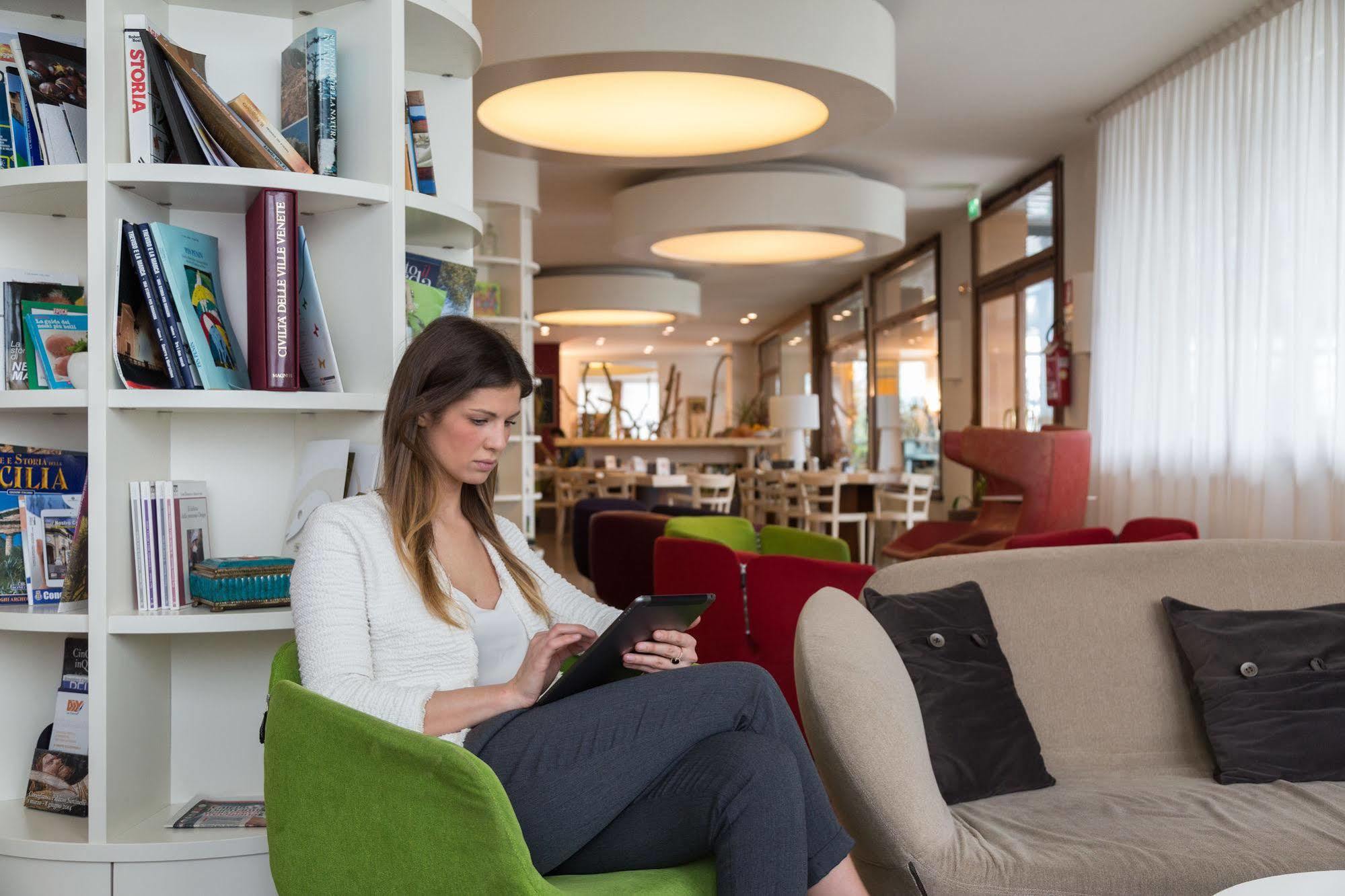 Hotel Eurorest Конельяно Экстерьер фото