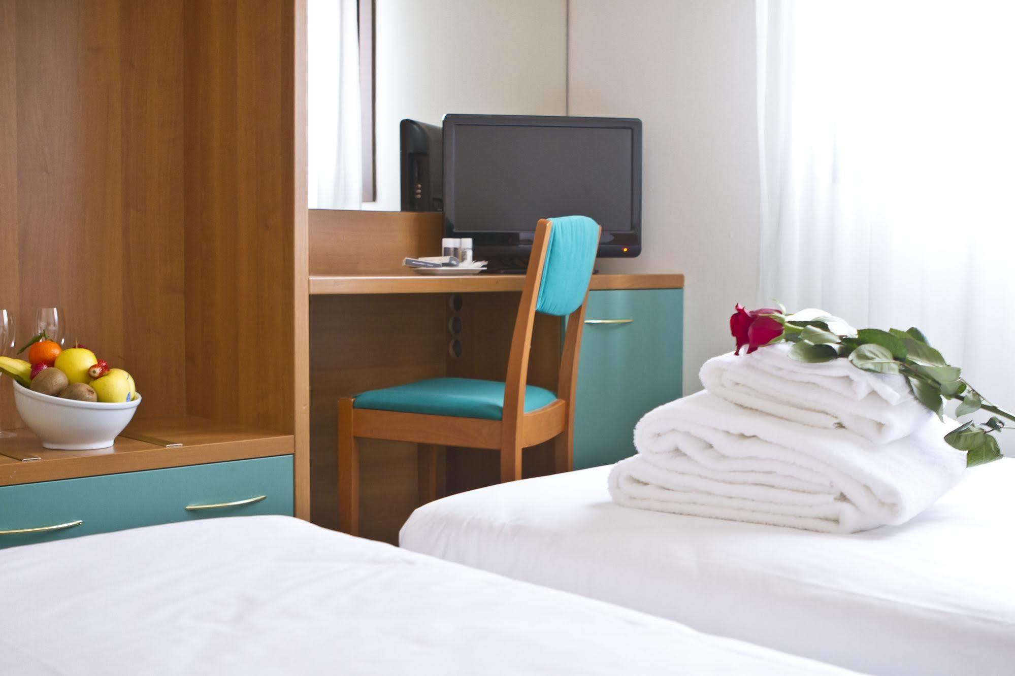 Hotel Eurorest Конельяно Экстерьер фото